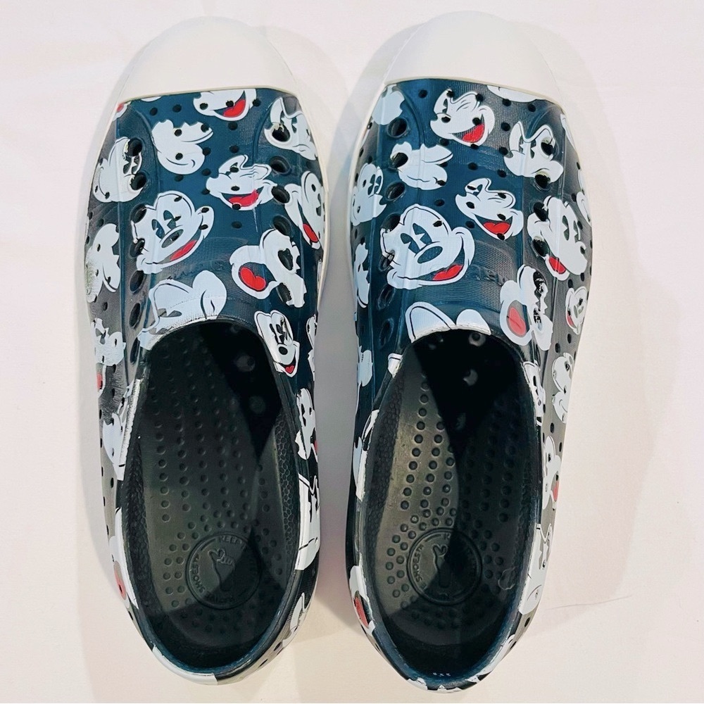 Native Shoes Mickey Mouse Jefferson Boys 5 Womens 7 Disney Slip-Ons Black Vegan - Picture 2 of 5